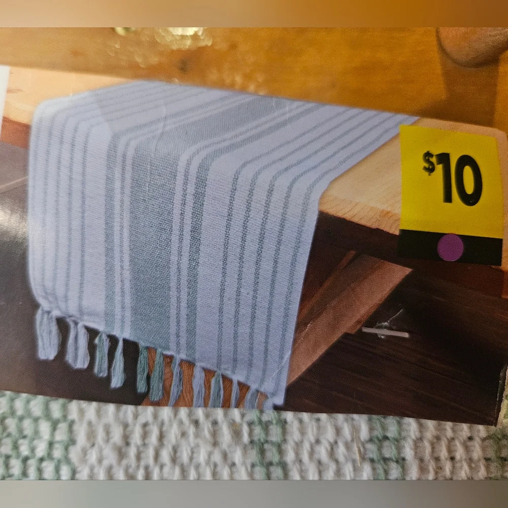 Green and White Oversized Runner